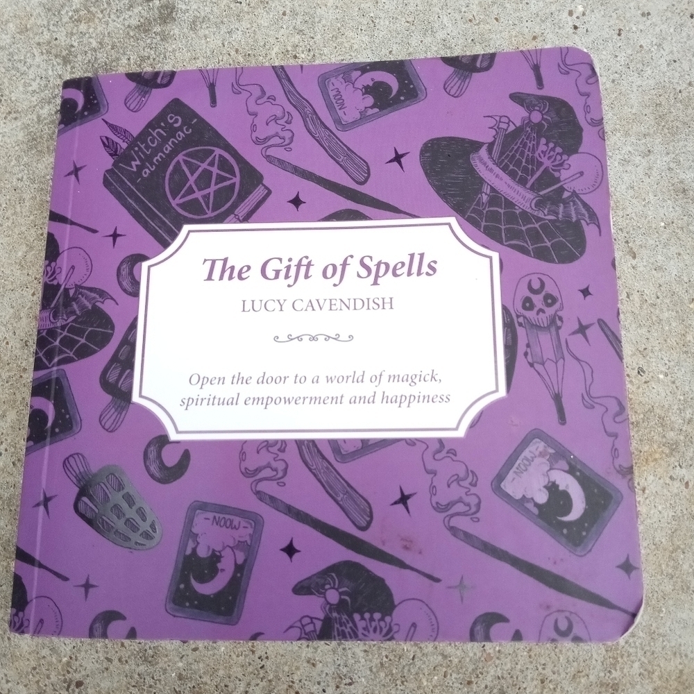 The Gift of Spells: Magick, Spiritual Empowerment & Happiness by Lucy Ca…